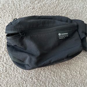 Lululemon Clean Lines Belt Bag 2L